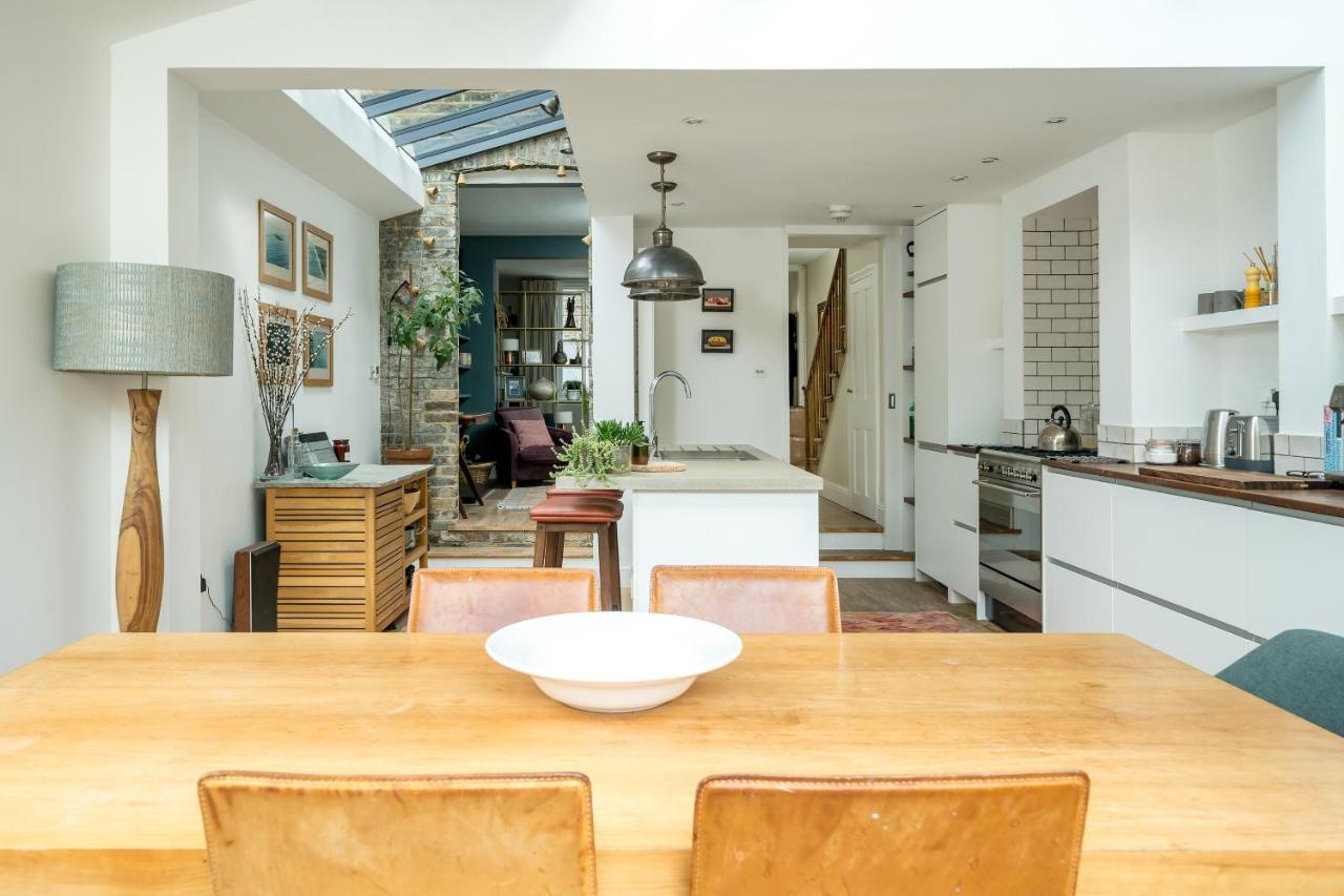Contemporary House With Private Garden Apartment *